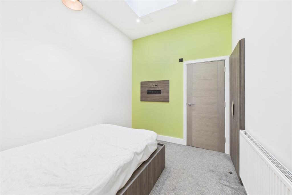 Flat 2 | 1 - 3, Old Church Road Clevedon, North So