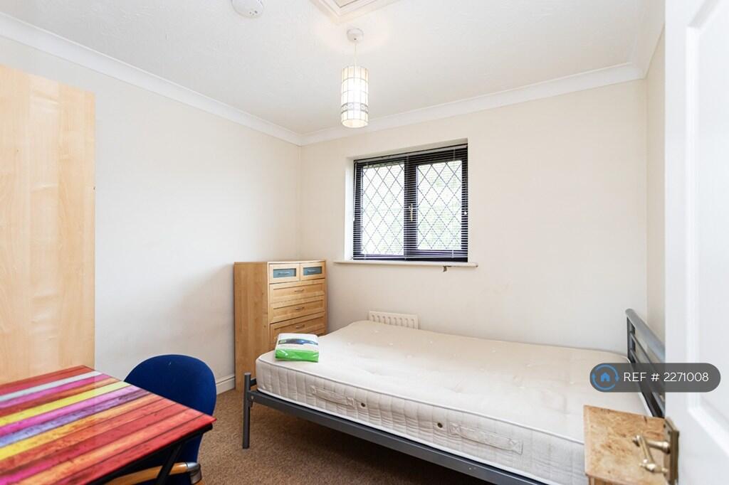 Bedroom Mainhouse