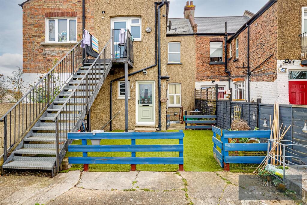 Blackhorse Lane 45 MV-13.jpg