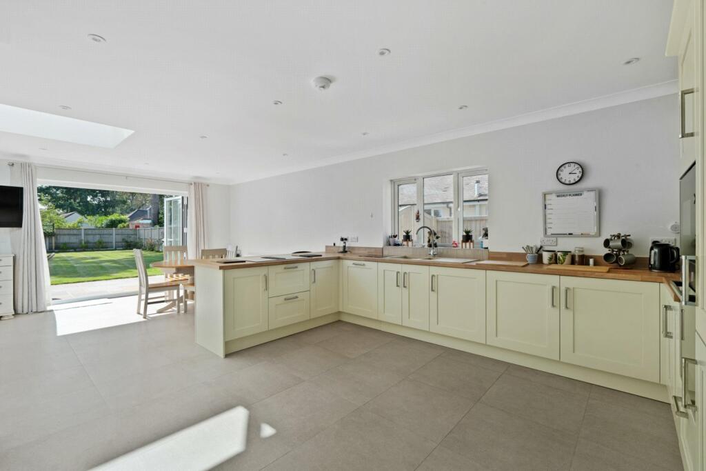 Kitchen/Breakfast Rm