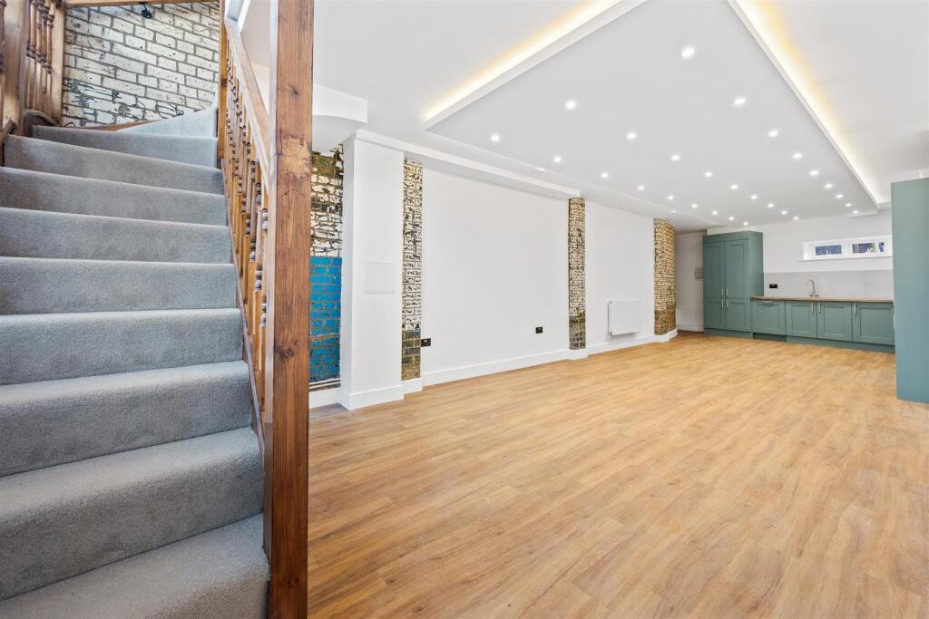 3TownhouseWeb01.jpg