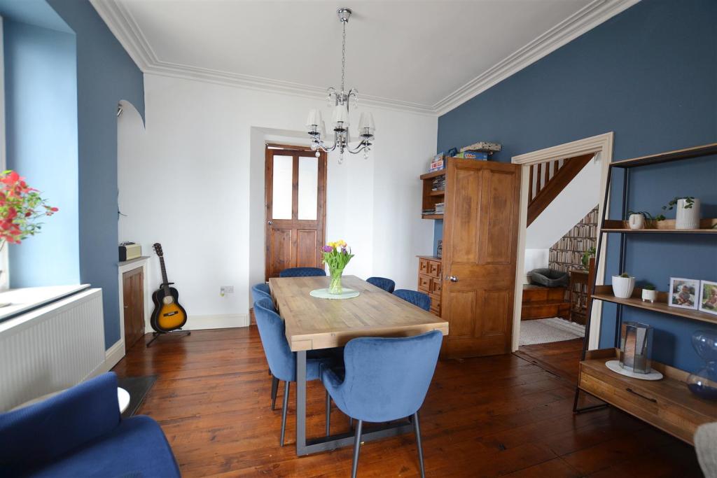 dining room.JPG