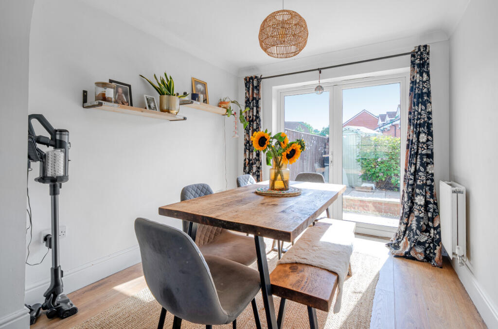 1348371-24-68b704...