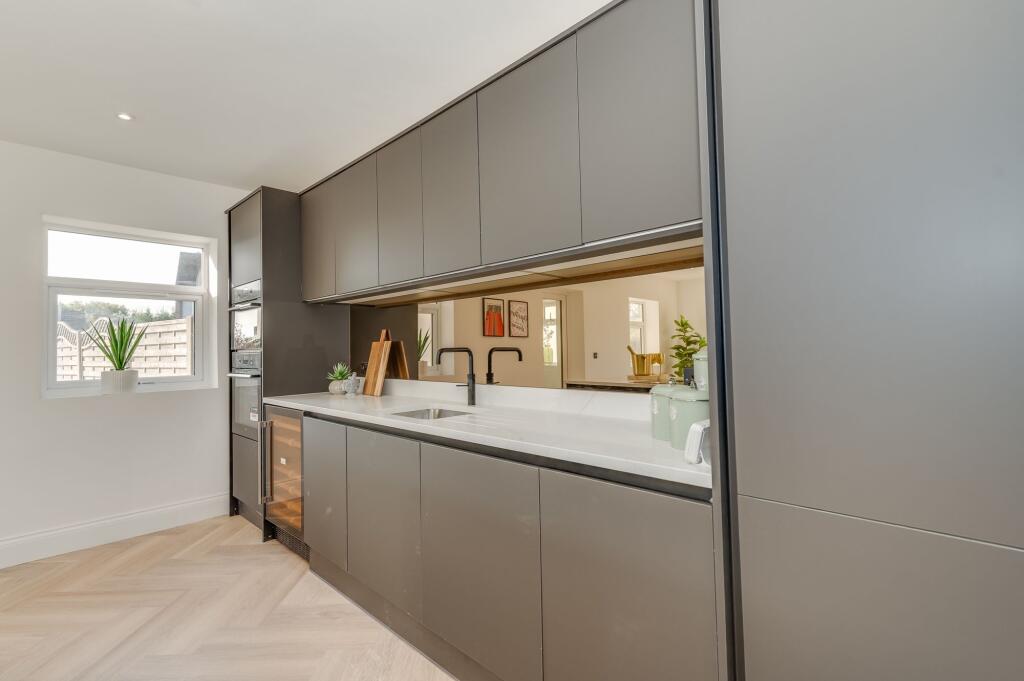 OPEN PLAN KITCHEN/DINER