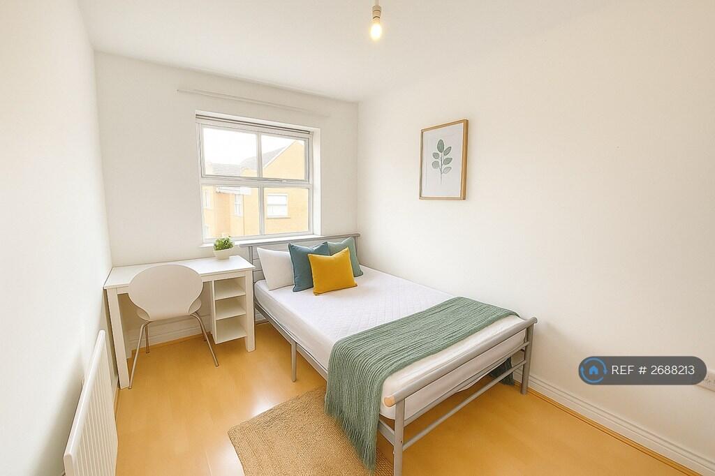 Top Floor Front Right Bedroom