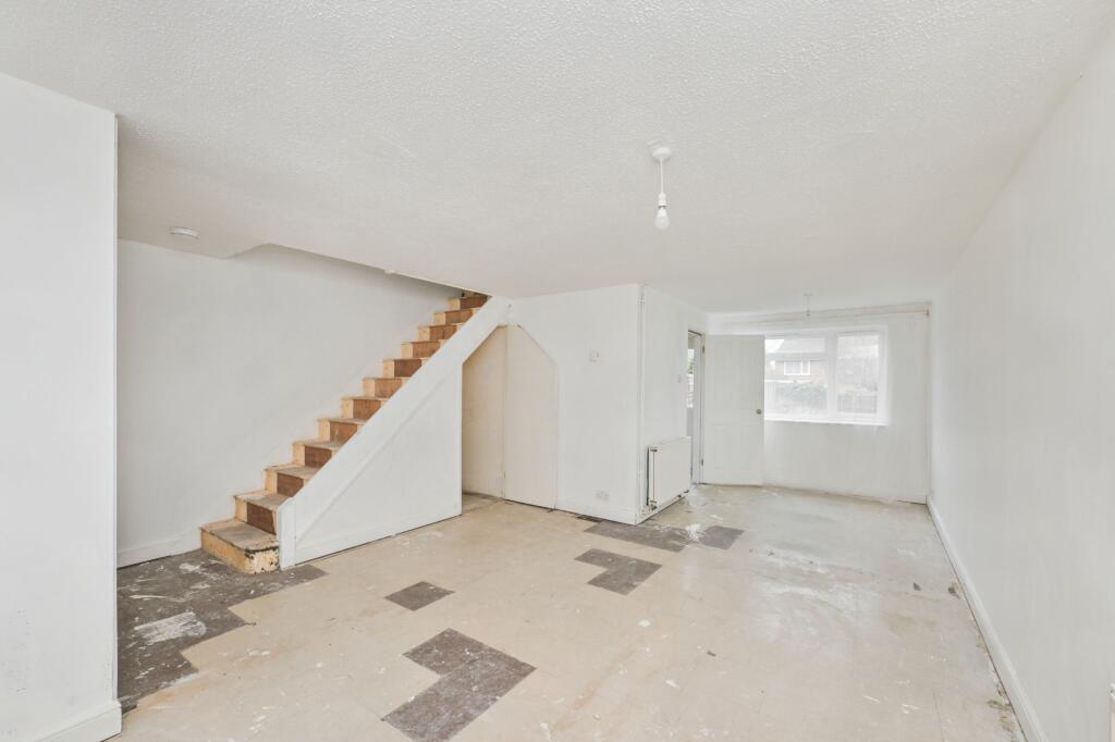24 Milton Dene, Hemel Hempstead, HP2 7PE