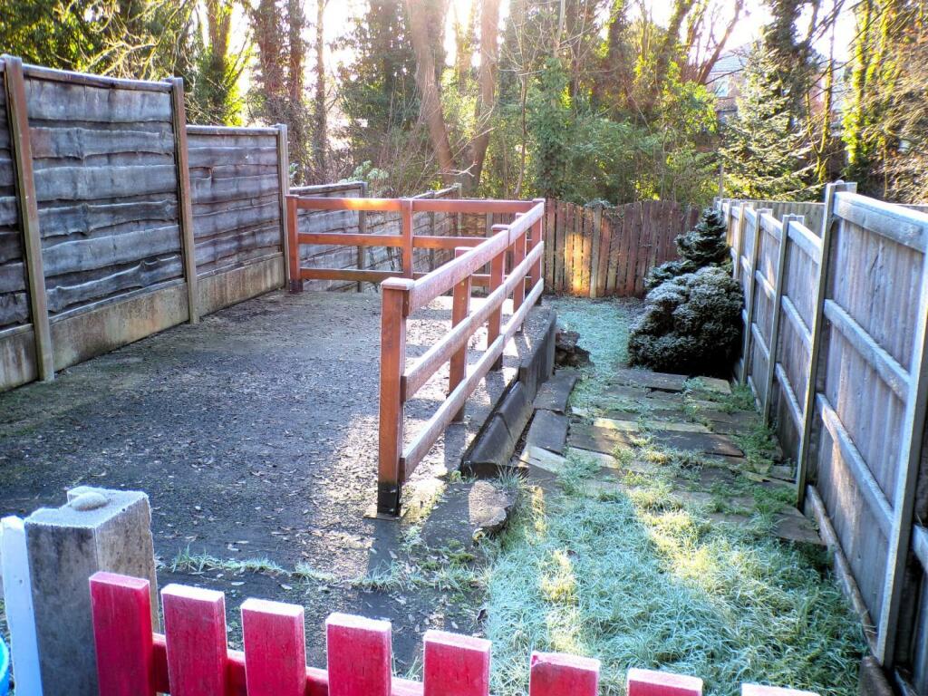 DerbyshireRd21gdn1.JPG