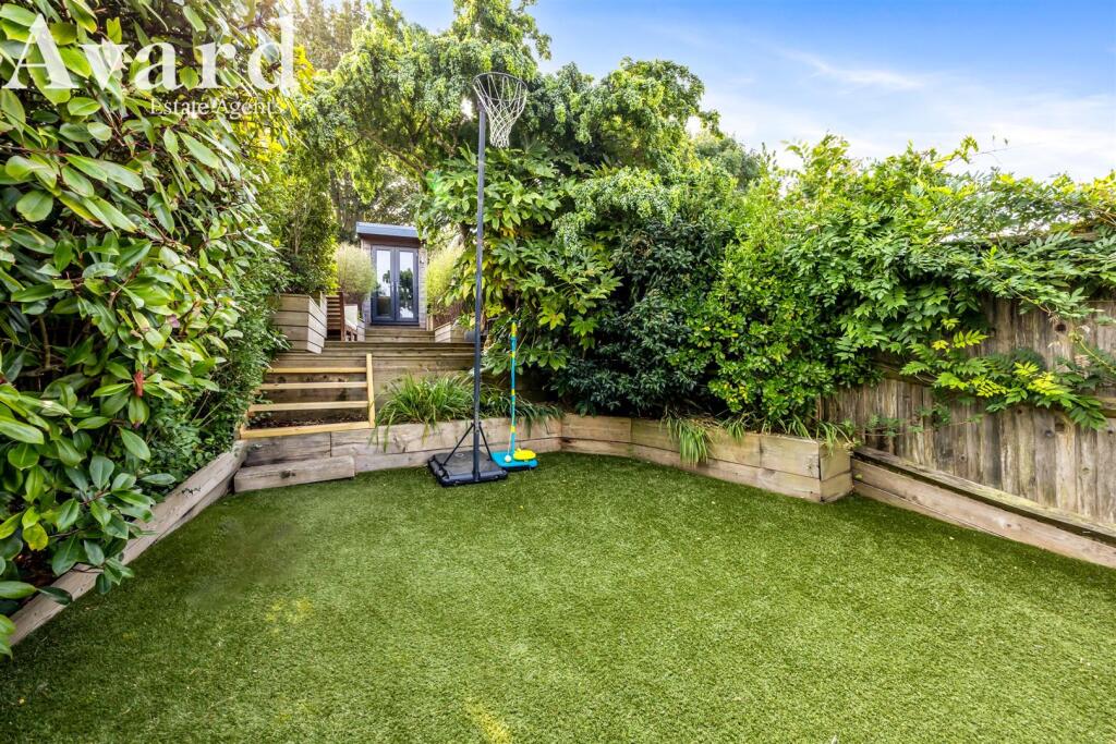 Greenfield Crescent, 46-020.JPG