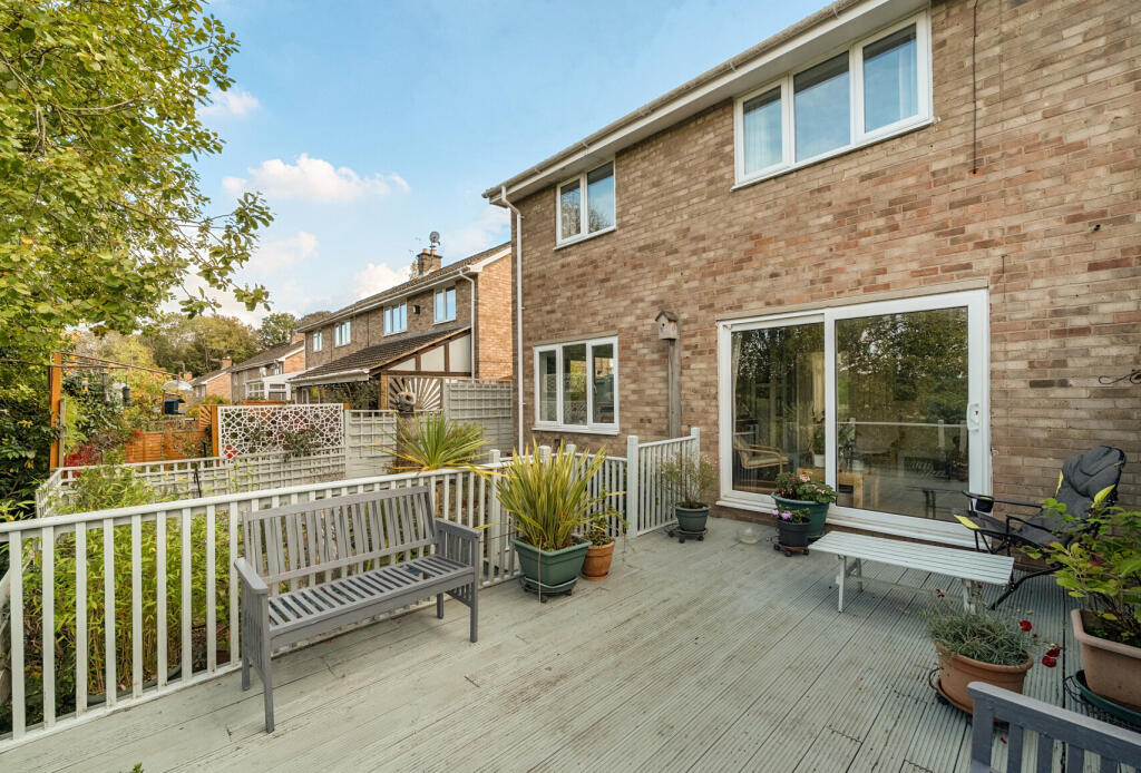 1370017-4-68f8f71...