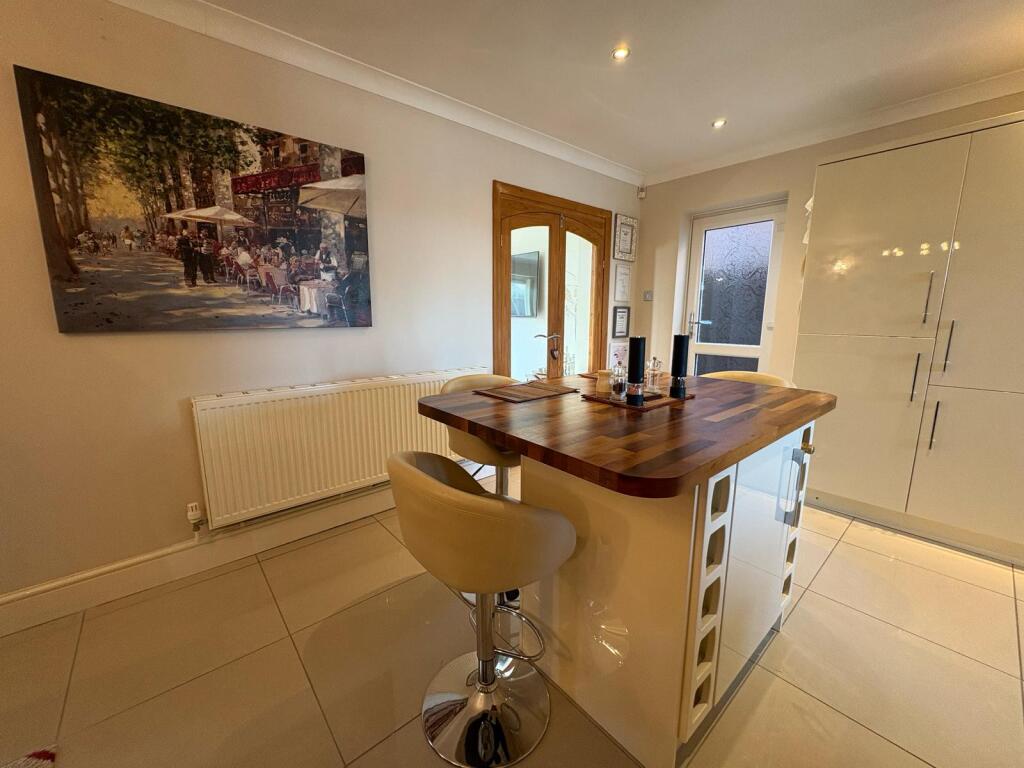 Kitchen breakfast Island