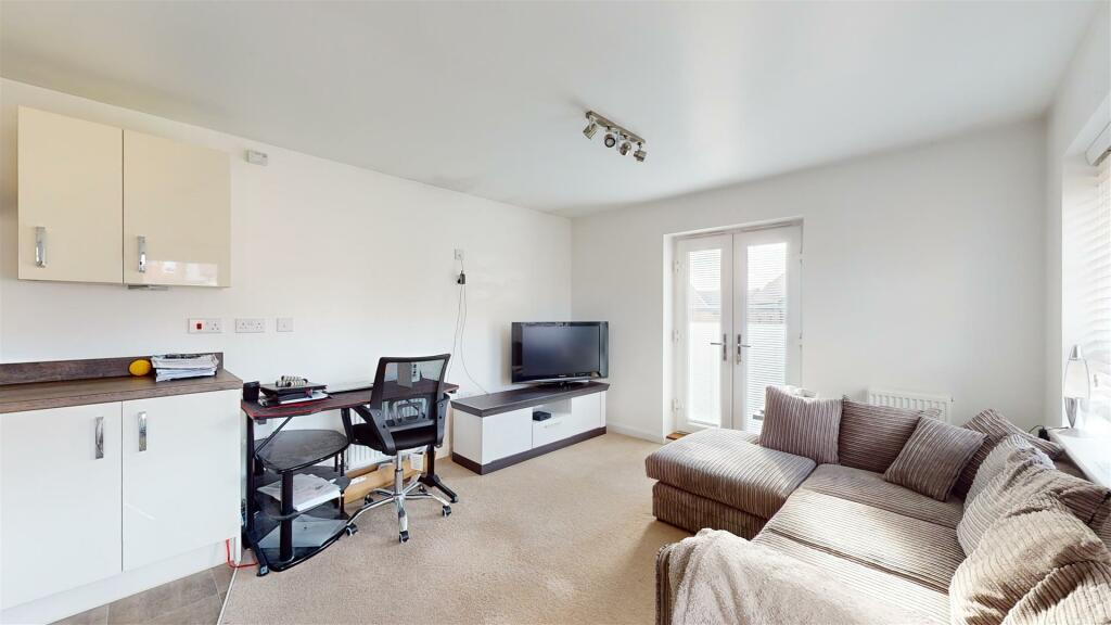 OPEN PLAN LIVING SPACE