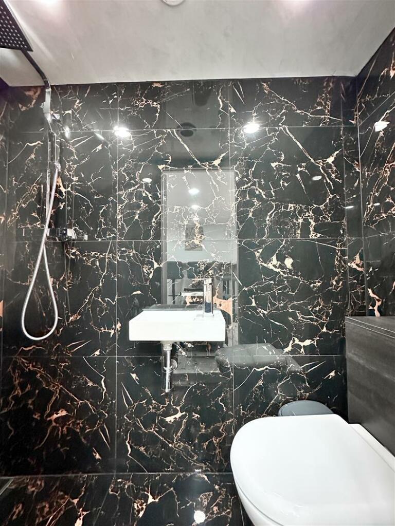 Staycasa Accommodation Manchester Carrill  2024AUG