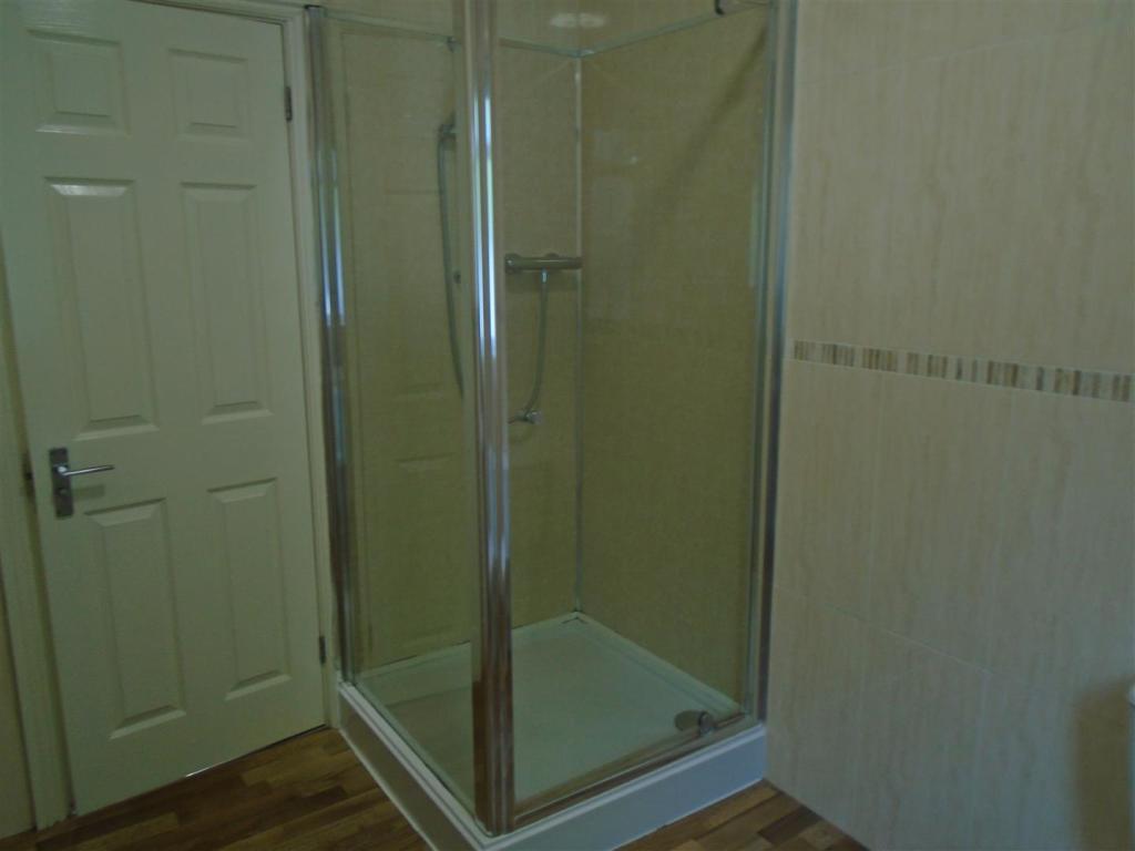 Shower room Front (4).JPG