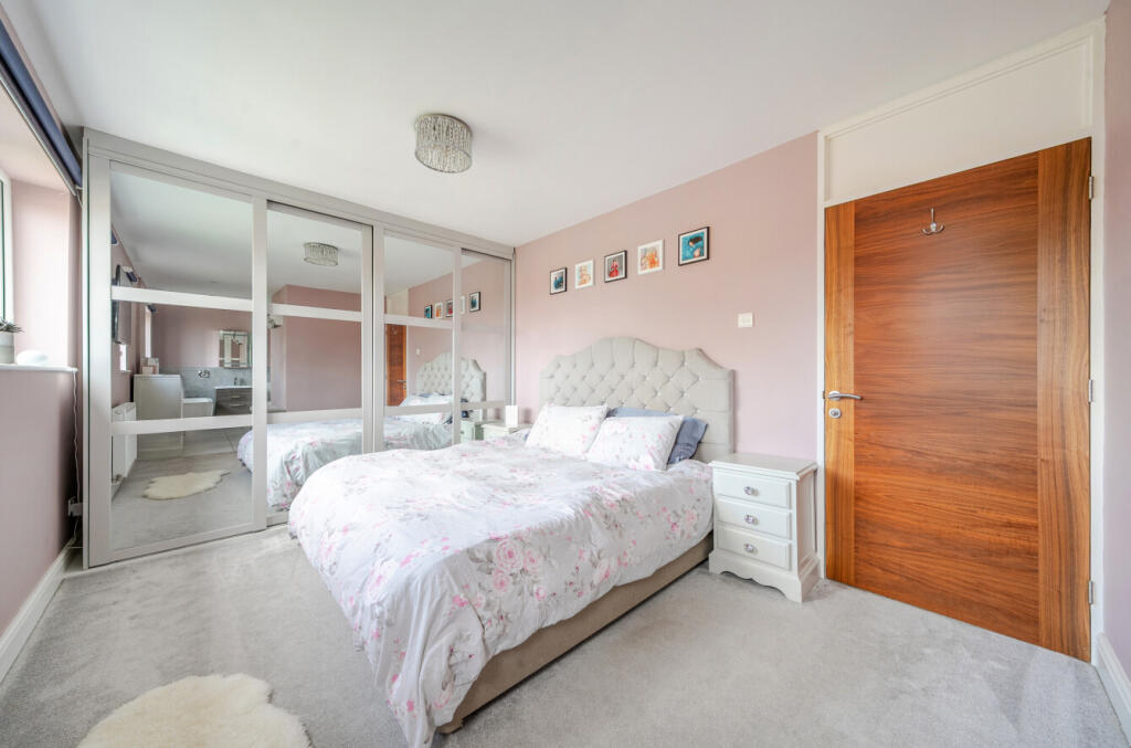 1370618-24-68fa2c...