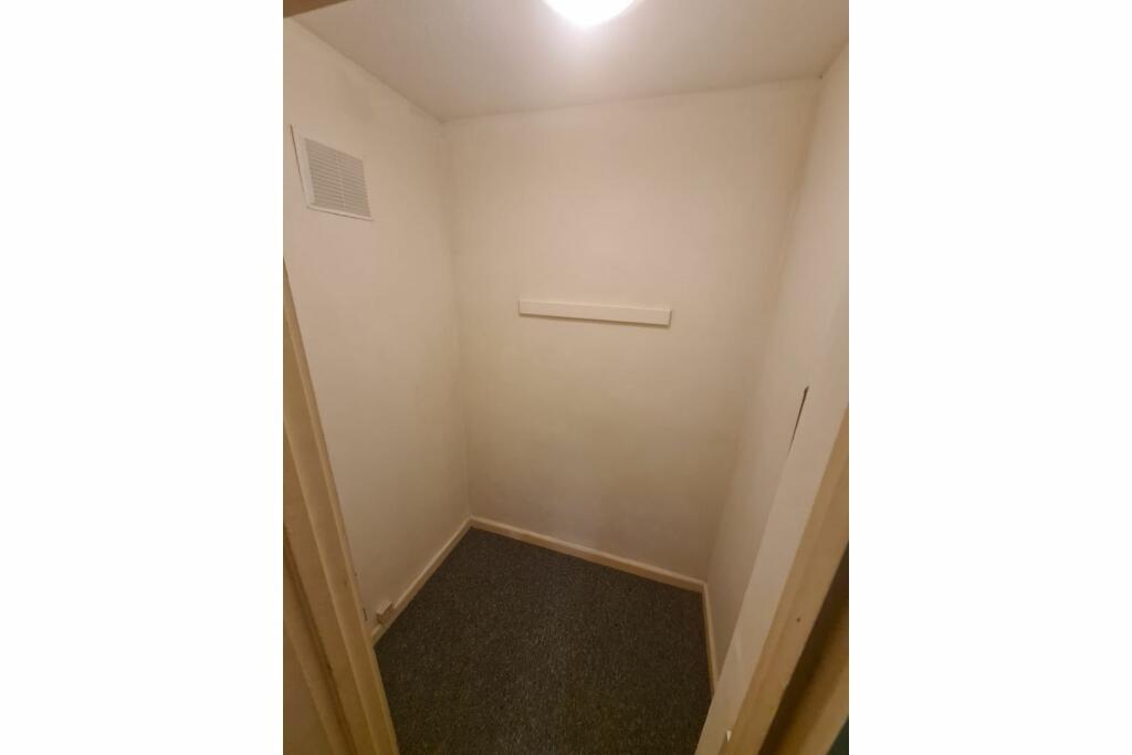 Walk-in Wardrobe