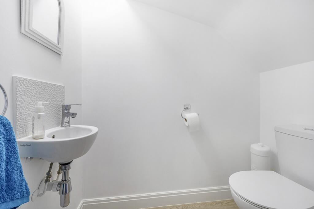 33 Lapwing Gardens (Boston)-8