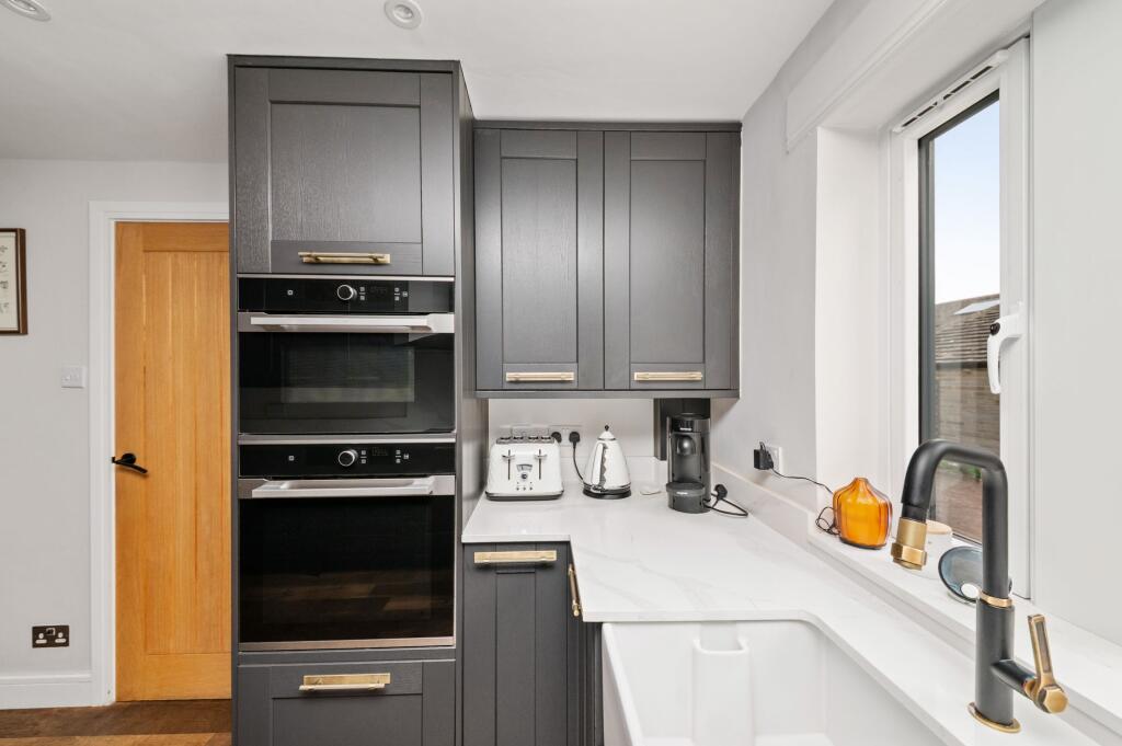 OPEN-PLAN DINING KITCHEN