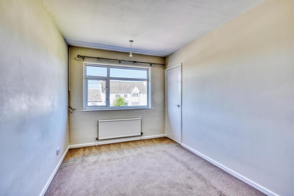 23-1 Fotheringhay rd