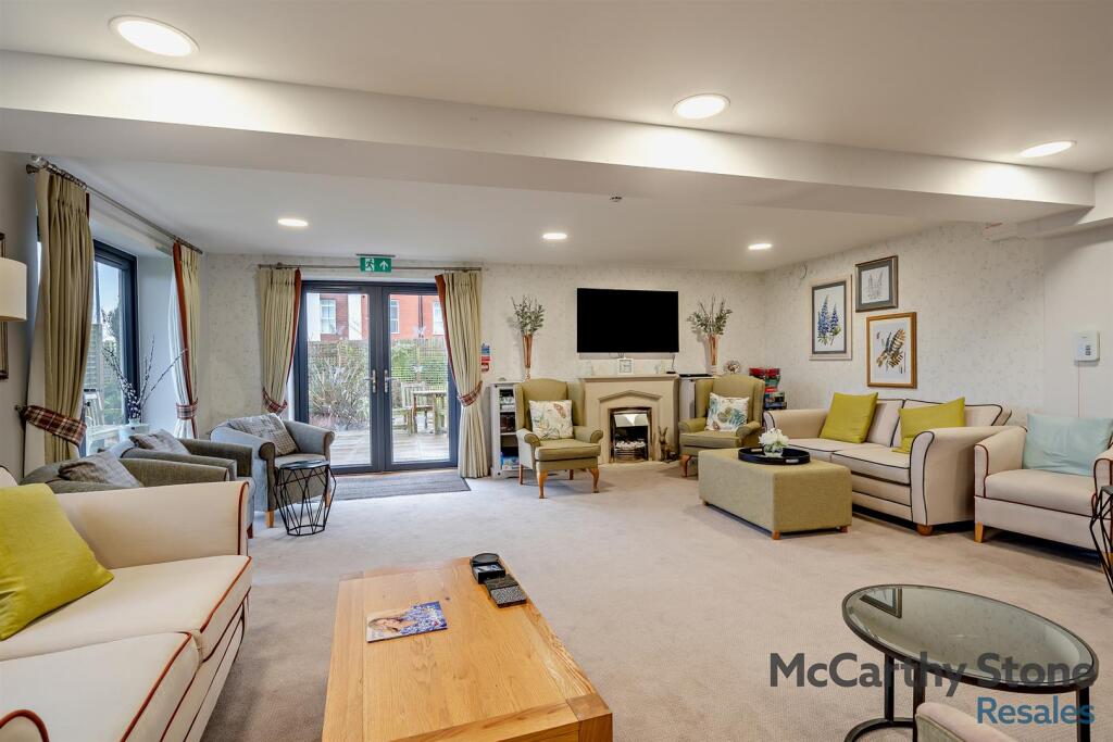 Homeowners Lounge