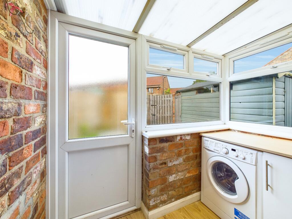 CAM03162G0-PR0137-STILL025