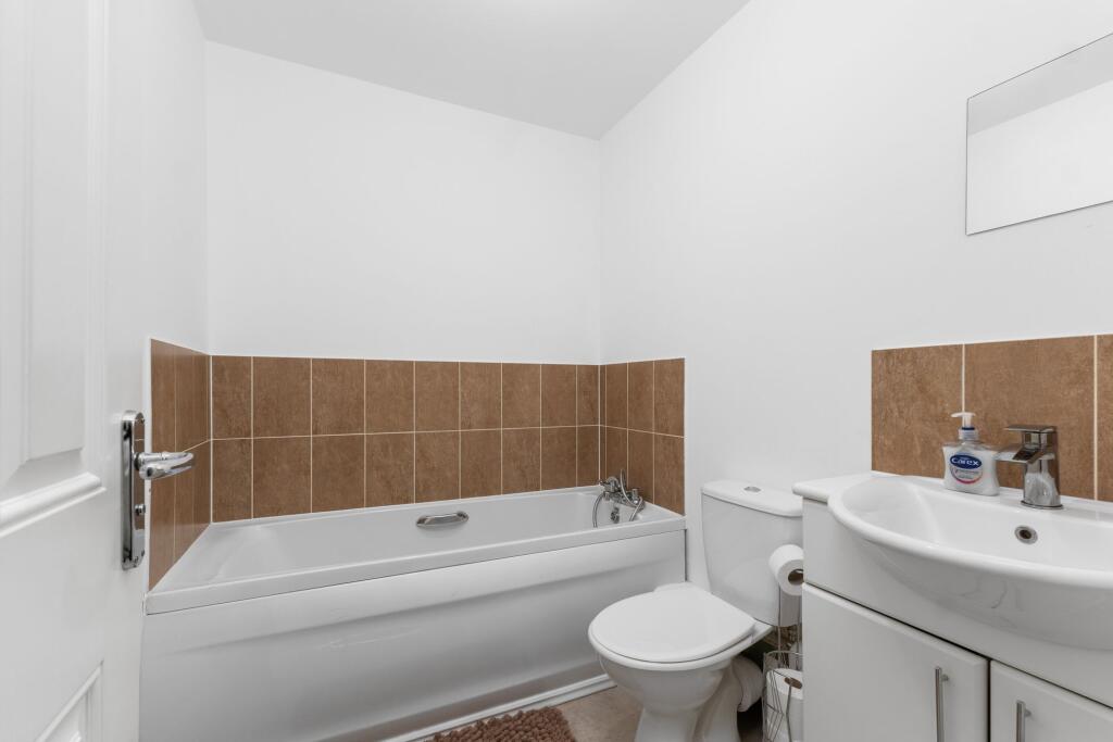 Family Bathroom Second Floor