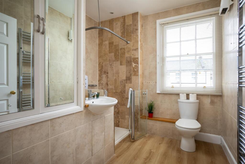 27 - Bibury cottage - GL52 6HG - L Web.jpg