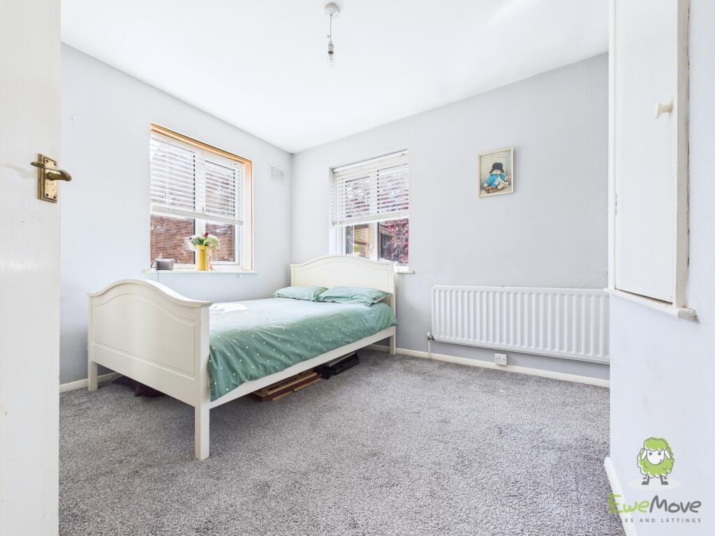 CAM01543G0-PR0135-STILL002