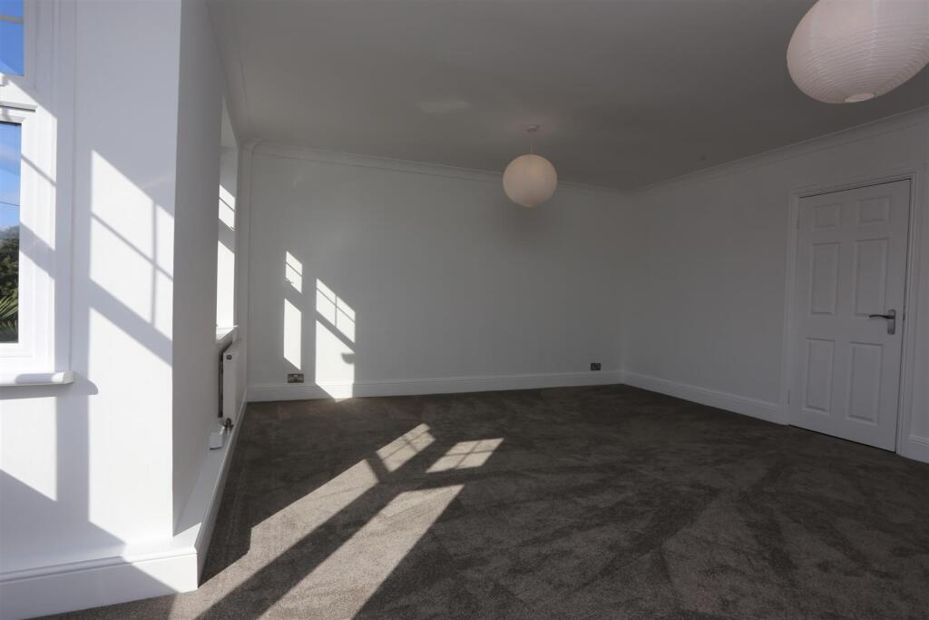 2, 5 Princes Ave (5).JPG