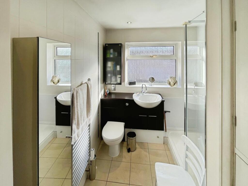 94efa390--40B2-8402-8DB97A5F9A55-20392-000002CF4A2