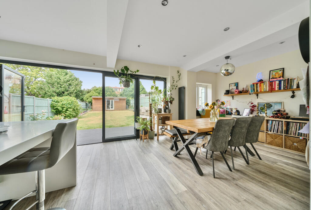 1313549-8-6855805...