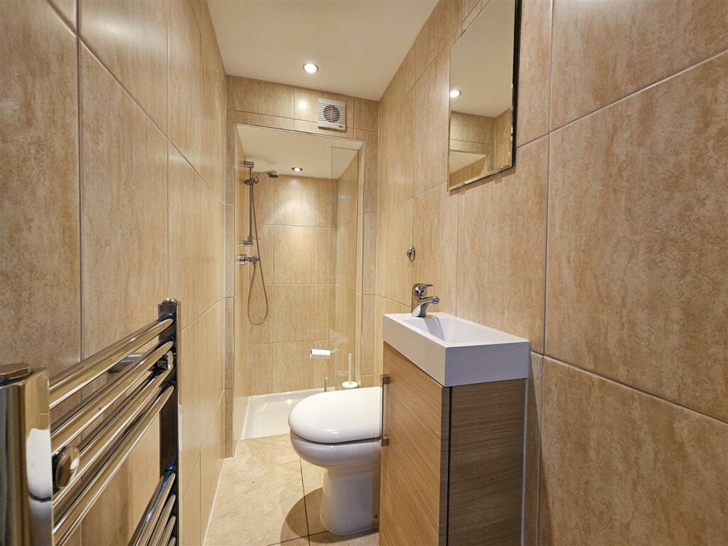 Lower Ground Floor WC