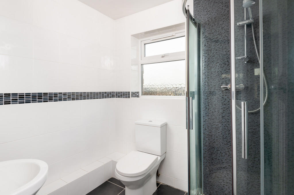 En-suite Shower R...