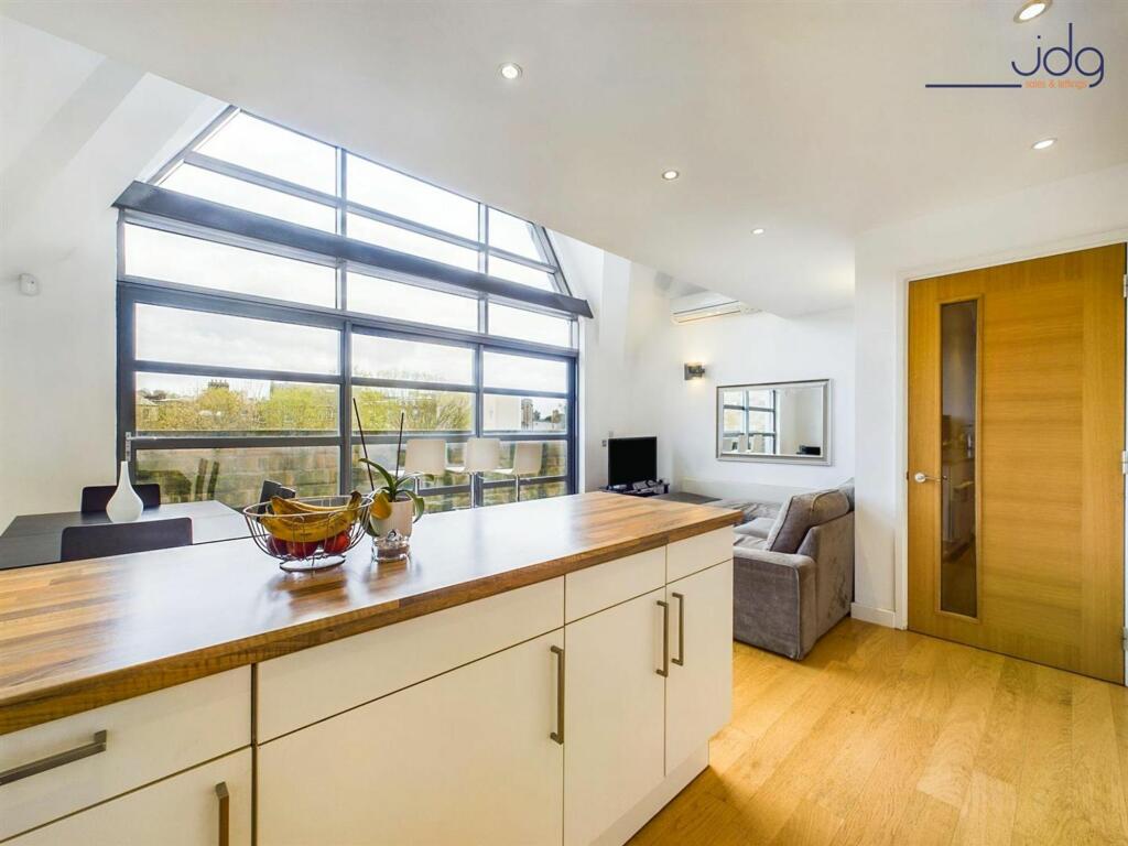 Kitchen &amp; Open Plan Living Area