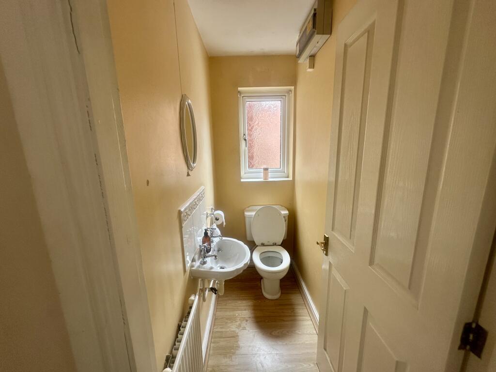 Cloakroom/wc