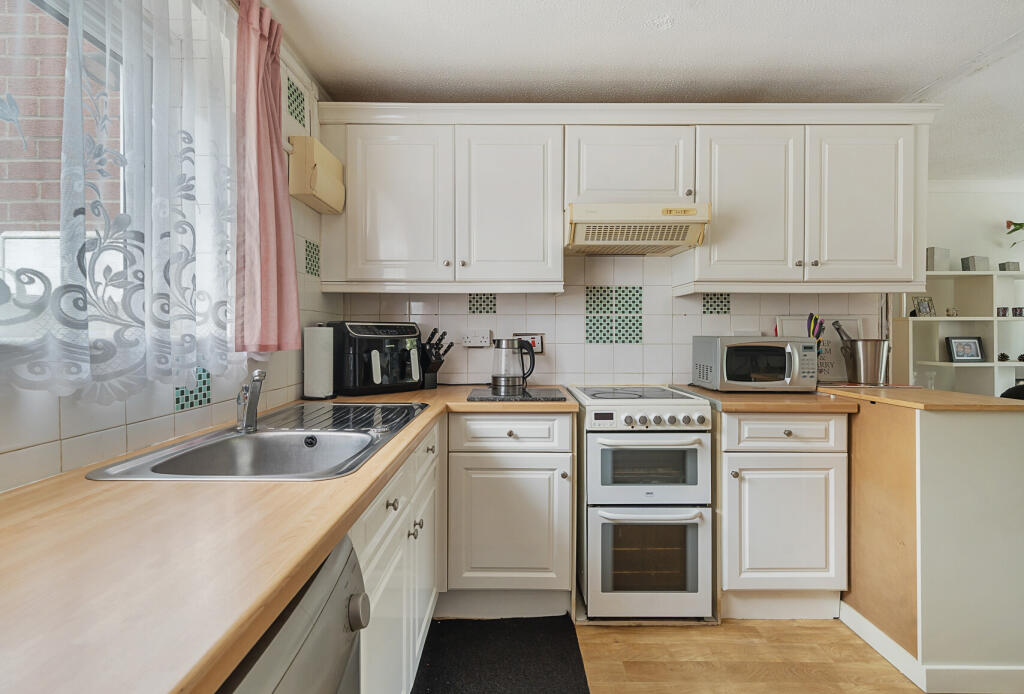 1332257-3-688a02b...