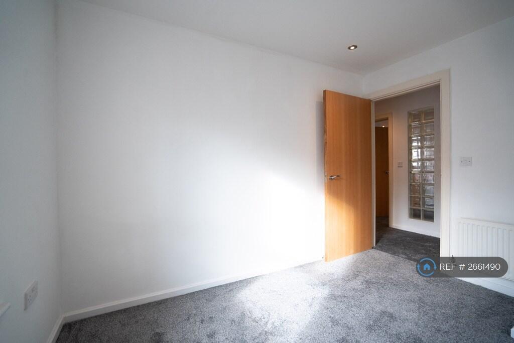 Bedroom 1, Opposite Angle