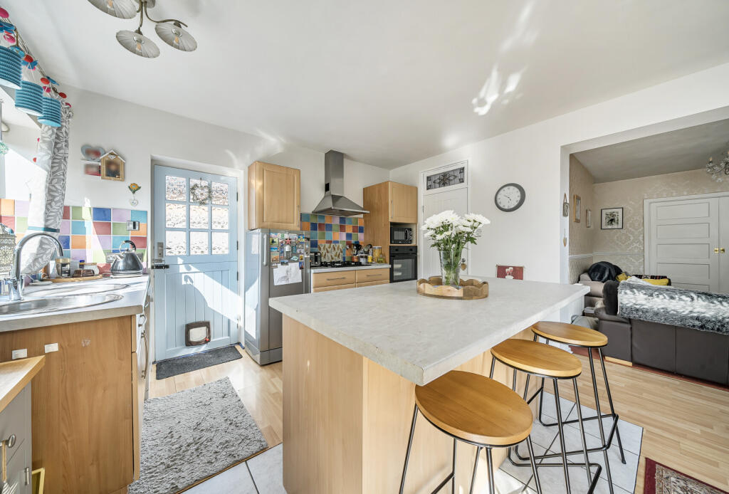 1336011-11-689a34...