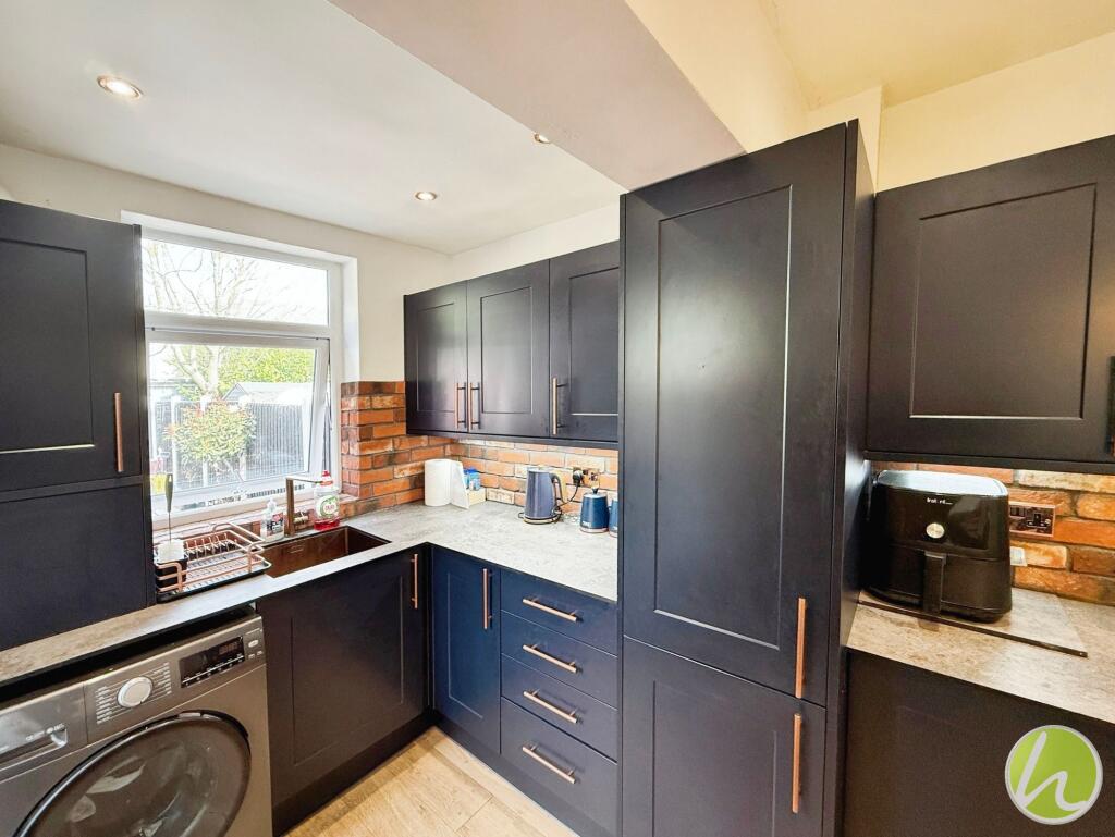 Kitchen/ Dining Room