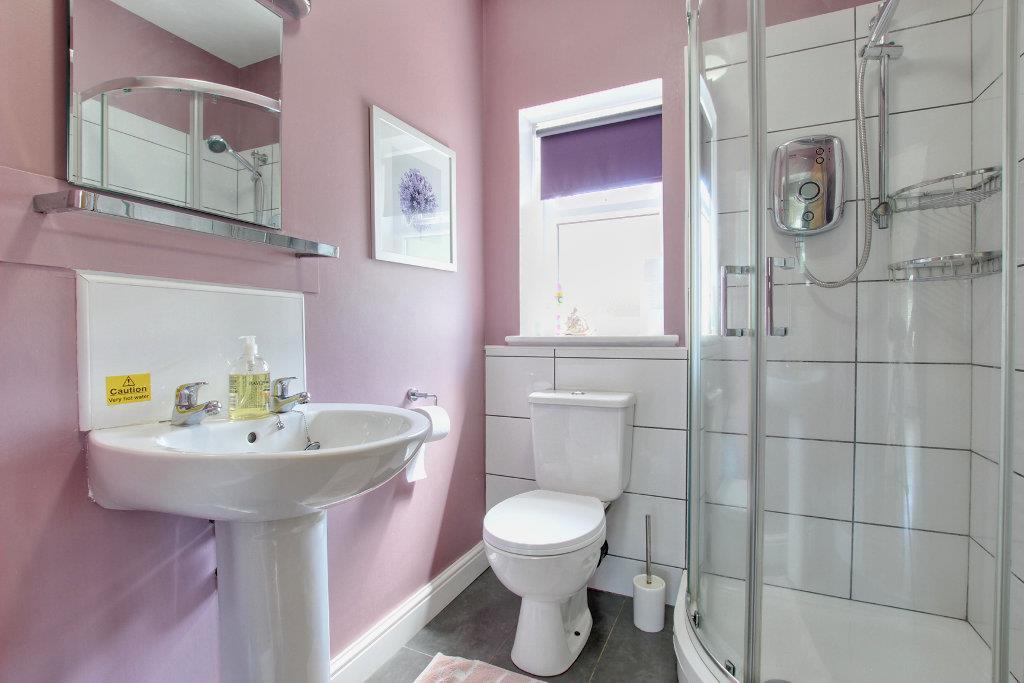 SHOWER ROOM/W.C.