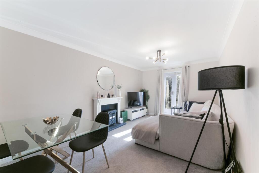 LYME REGIS COURT,4 (13).jpg