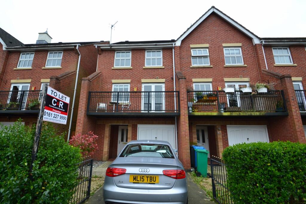 4 bedroom TOWN HOUSE for rent