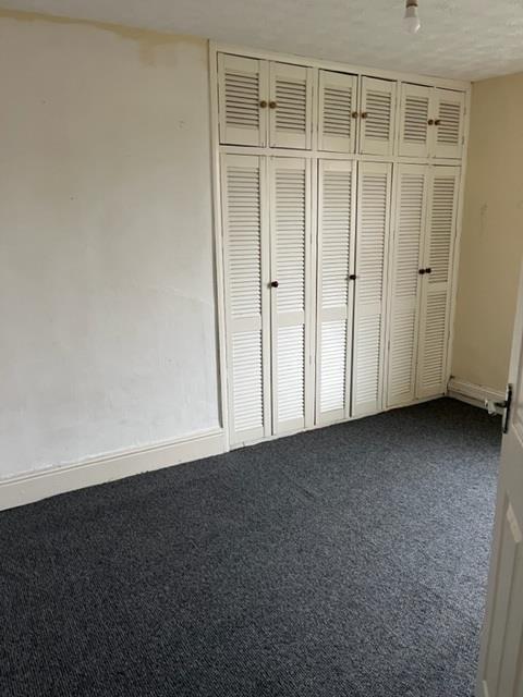 Middle bedroom.jpg