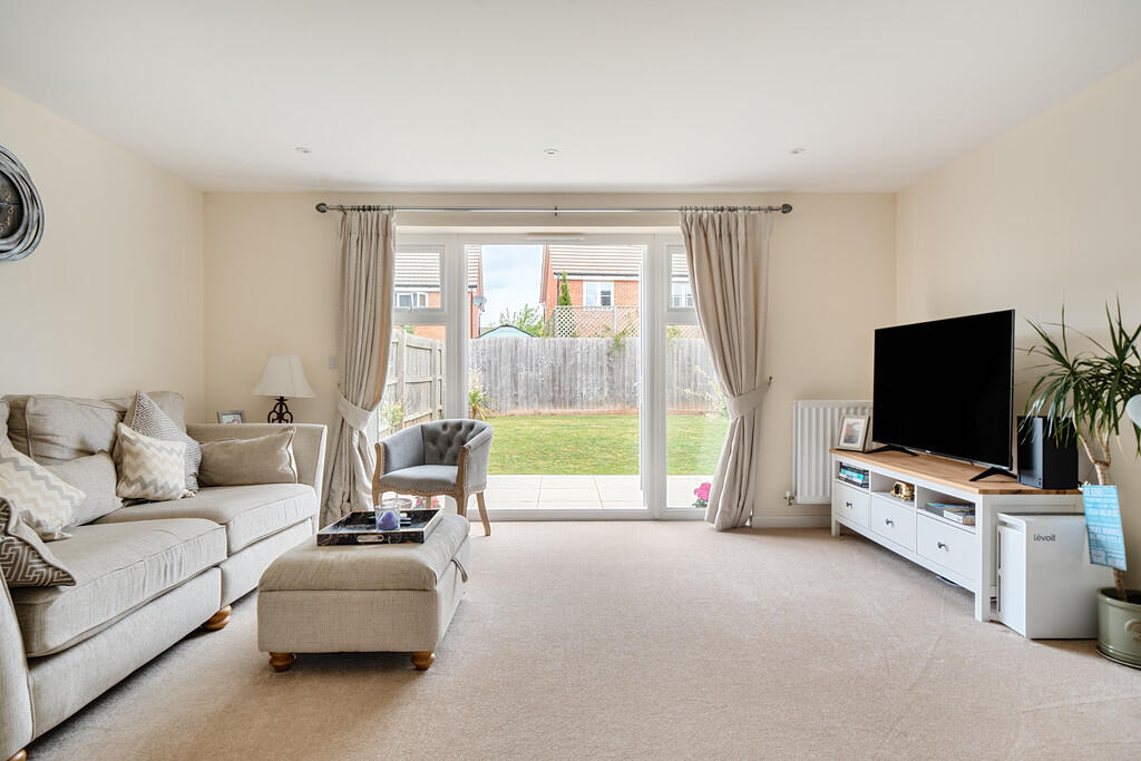 1304225-18-684024...