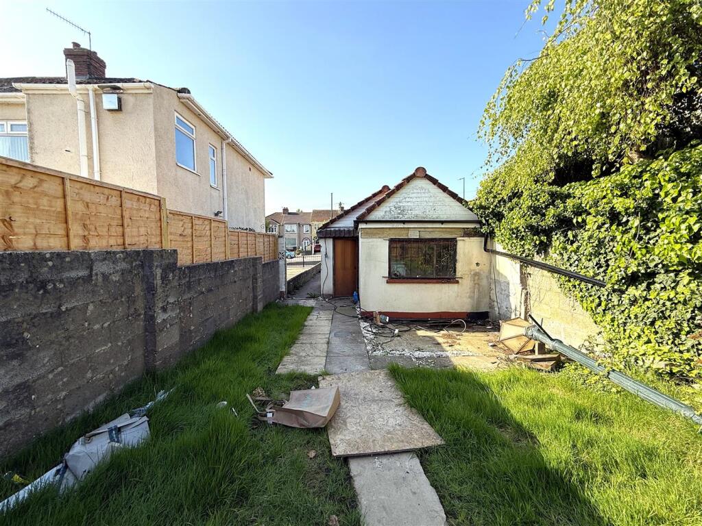 9 - Land with planning.JPG