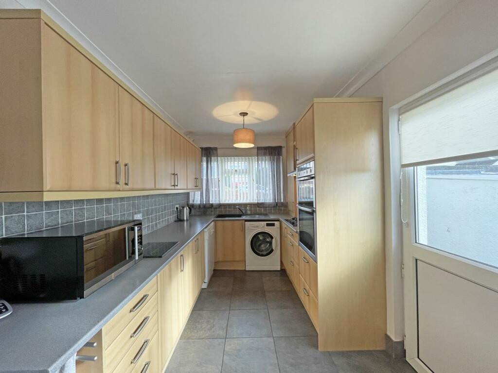 Kingswear Crescent 8 - Kitchen 2.jpg