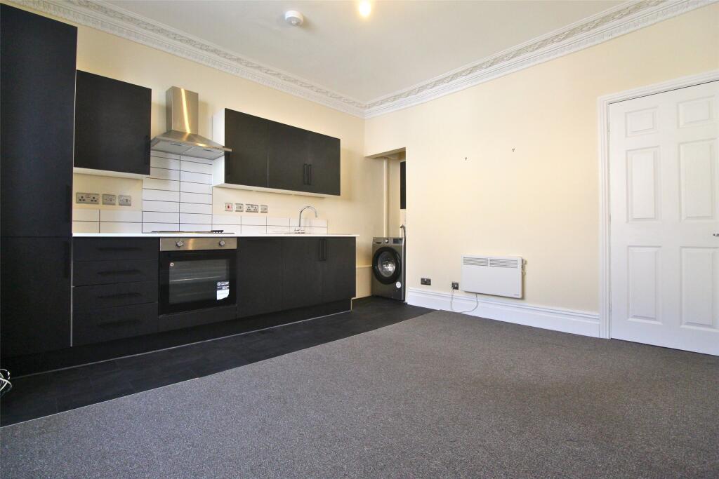 Lounge/Kitchen