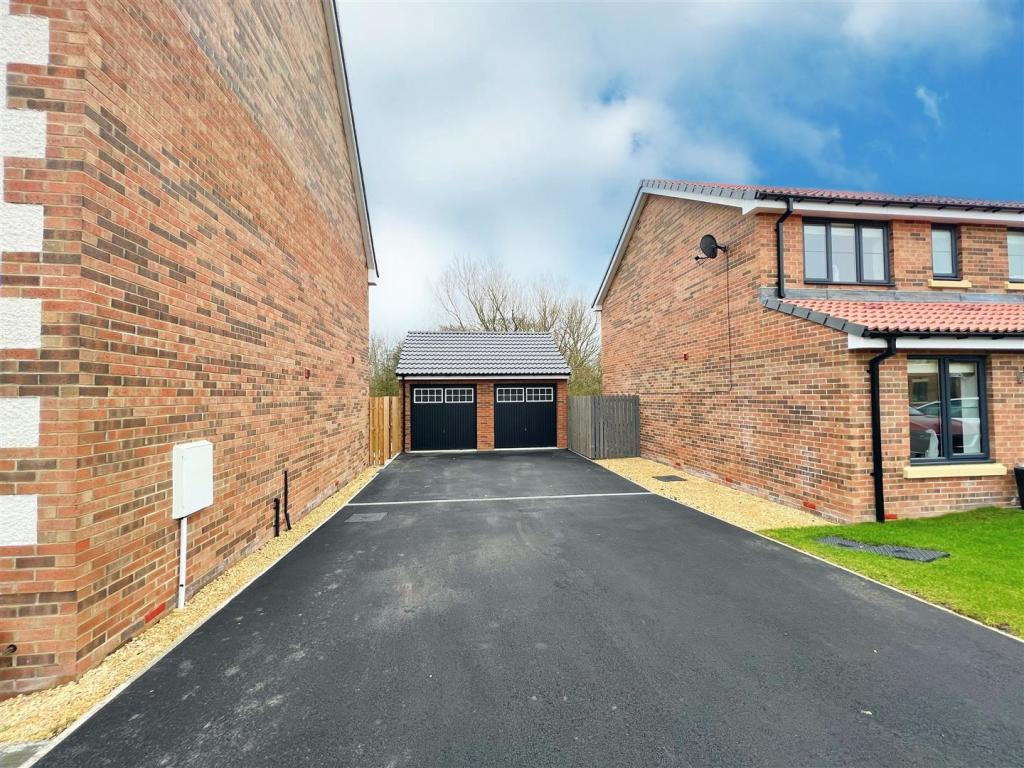 Detached Double Garage.jpg