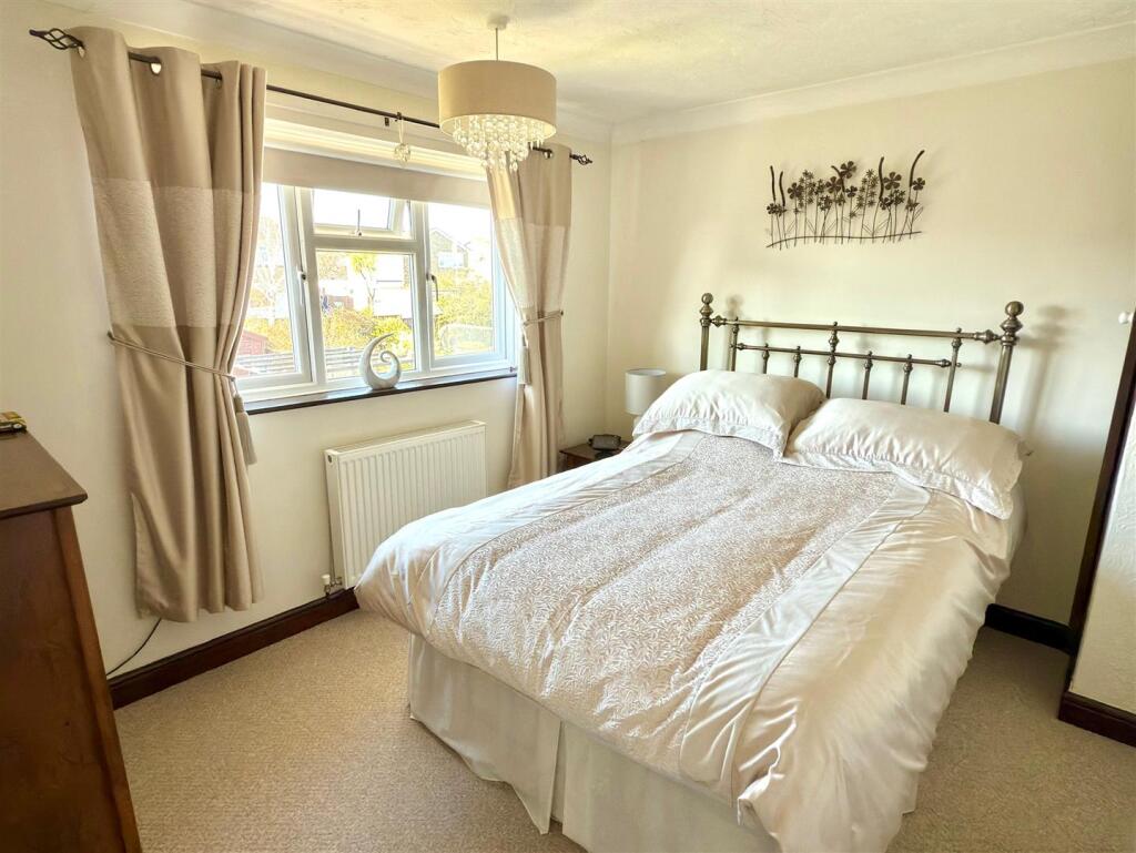 BED 1.jpg
