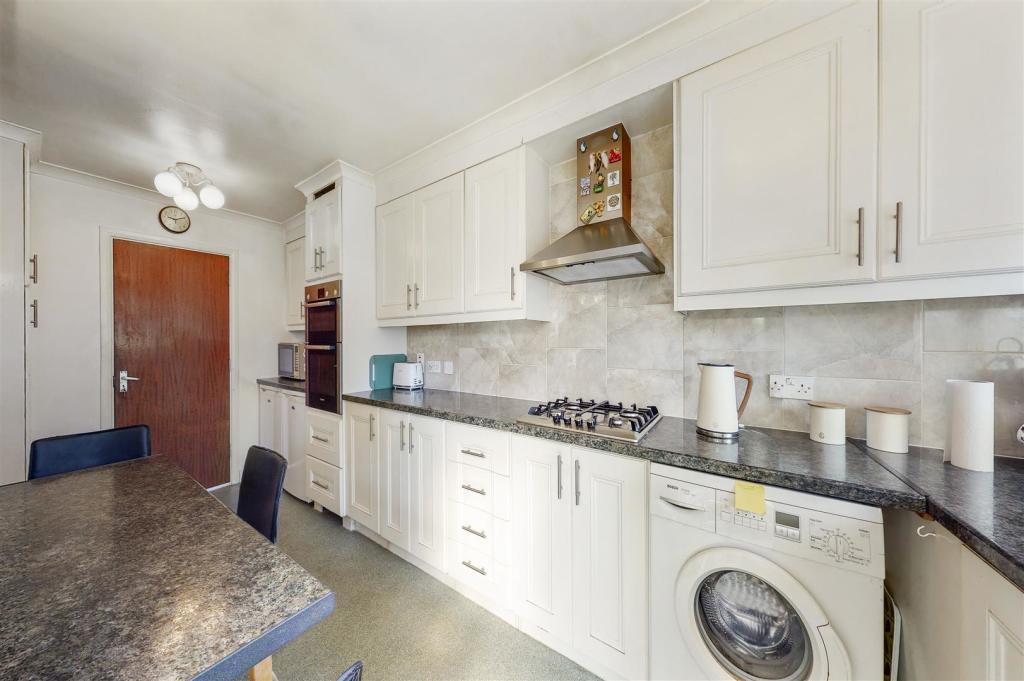 210 Carlton Avenue West - jbQPBkT0AXuw2GT0RVT4.jpg