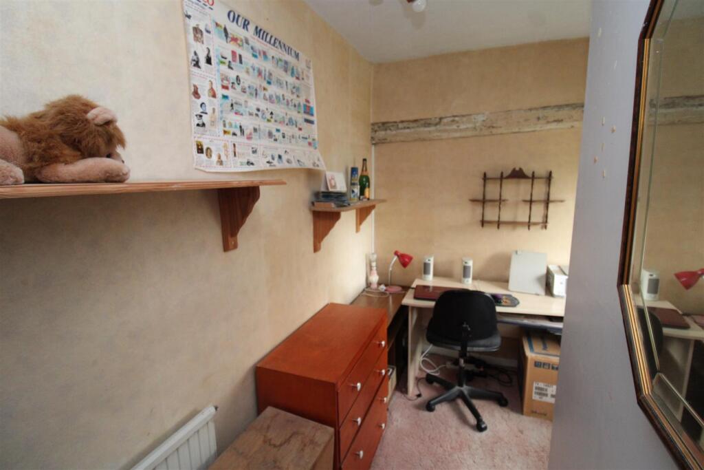 Bedroom 3 / Study